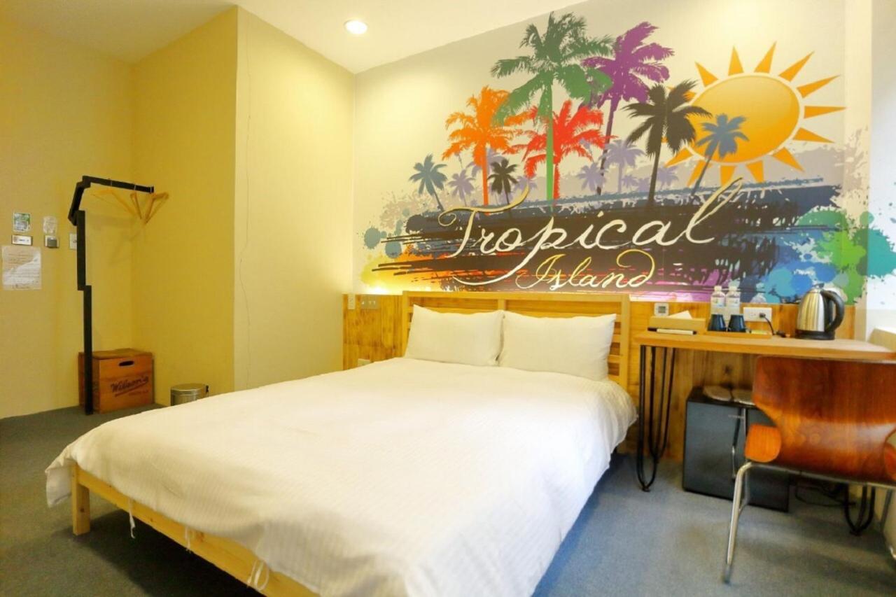 Sunshine Ximen Inn